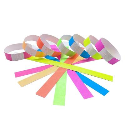 Κίνα Προσαρμόσιμα Neon Colour Tyvek Wrist Bands 250*19mm για Φεστιβάλ και Συνέδρια προς πώληση