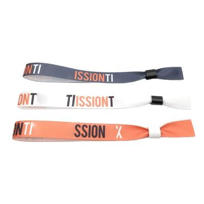 China Custom Logo Stoff Festival Armband für Veranstaltungen Wasserdicht und sicheres Schloss zu verkaufen