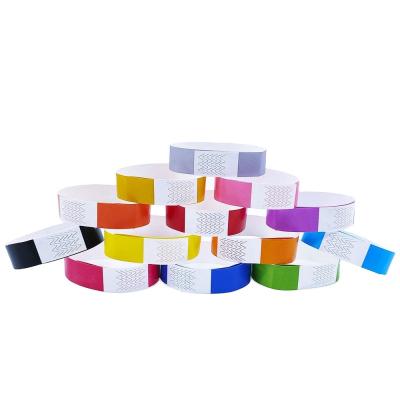 Κίνα 100pcs Count 3/4 ίντσες Tyvek βραχιόλι για βολική πρόσβαση στην εκδήλωση και την ασφάλεια προς πώληση