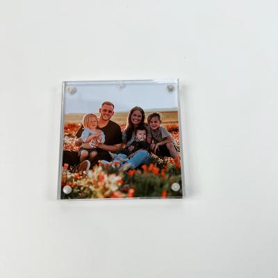 China Use for car cheap new design clear magnetic acrylic photo frame marco de acrilico beautiful small hanging for car decoration for sale