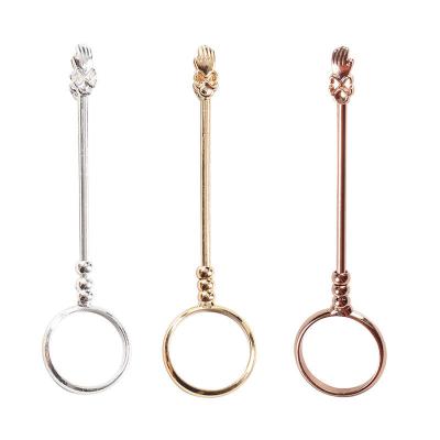 China Small Metal Hand Smoking Ring Ladies Cigarette Holder Cigarette Holder Smoking Ring for sale