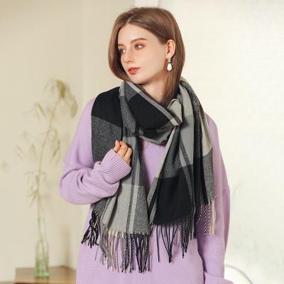 China Fashion Women's Fall Winter Scarf Classic Tassel Plaid Scarf Warm Soft Chunky Large Blanket Wrap Scarf For Women for sale