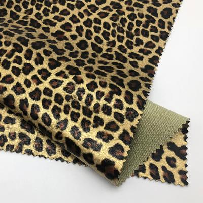 China Leopard Print Kleidung PU Leder wasserdicht 0,6 mm Dicke individuell zu verkaufen