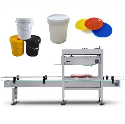 Cina High efficiency semi-automatic barrel lid press machine bucket cap cover pressing machine drum cover capping machine for 5L-30L in vendita