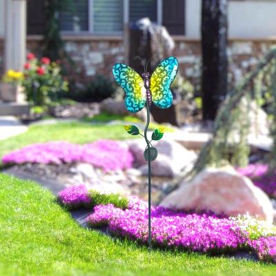 China Solar Stake Patio Farmhouse Outdoor Garden Decor Metal With Glass Butterfly Garden Stake for sale