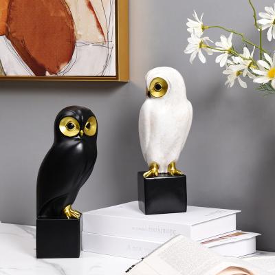 China Europe Europe Small MOQ Ready To Ship Resin Animal Sculpt Luxury Painting Decorations Owl Statue Ornament Home Accessories for sale