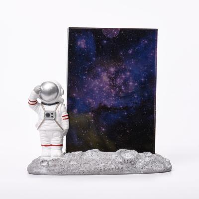 China Art Frame Astronaut 4x6 Memorabilia 3d Stand Decoration Soft White Artificial Photo Frame Personalize Custom Gift For Picture for sale