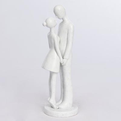 China Creative Europe Europe Character Ornament Couples Tanabata Gifts Wedding Room Table Resin Figurine Abstract Sculpture Home Decoration for sale