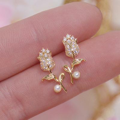 China Vintage 2022 Exquisite Shiny CZ Rose Flower Earring Bling 18K Gold Cubic Zircon Flower Stud Earring for sale