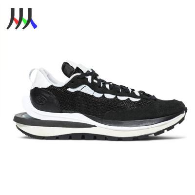 China Dawn Original High Quality Soft Black Waffle Fashion Trend Sacai LVD White Casual Running Shoes Sneakers For Men for sale