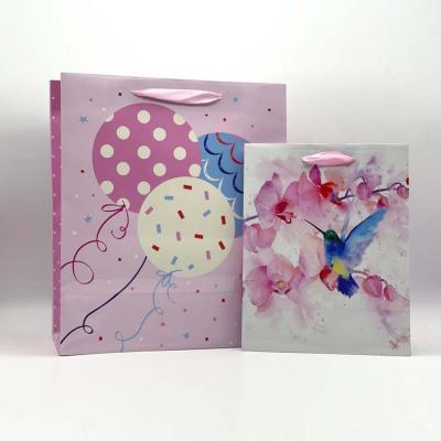 China Recyclable Fine Quality Popular Custom Gift Bag Kraft Paper Gift Bag for sale