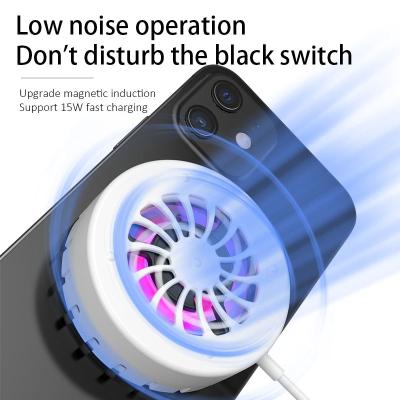 中国 QC2.0 QC3.0のアダプターを持つより涼しいファンの磁気無線充電器 販売のため