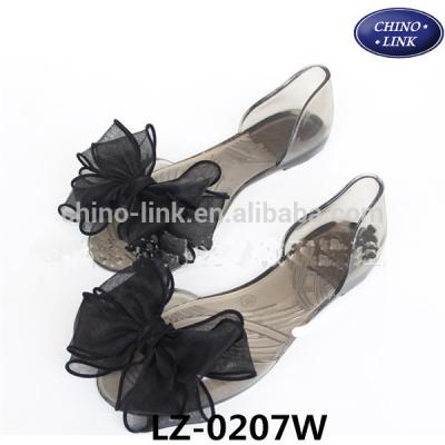 China PVC Summer Flower Strap Crystal Bowknot Women Freeze Up Sandals, Open Toe Ladies Flat Sandals for sale