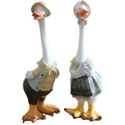 China Art Deco Custom Outdoor Garden Resin Crafts Family Duck / Goose Statue Animal Figurines for sale