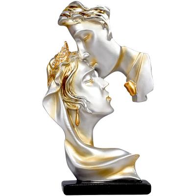 China Handwork European Romanesque Romanesque Resin Statue Figure Couples Kissing Living Room Decoration Gift Home Display for sale