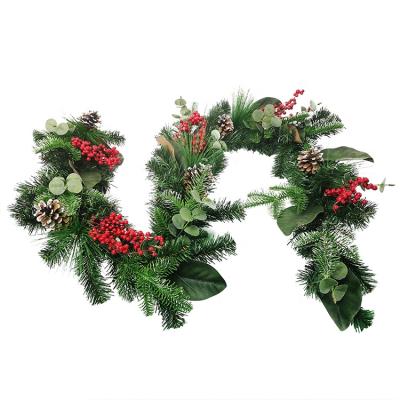 China European PVC Garland Pine Needles Mixed White and Berry Christmas Decorative Rattan Red Christmas Tree High Quality European Style 2/2.7m for sale