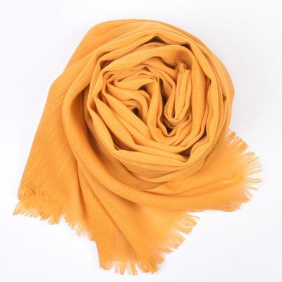 China Simple Tassel Scarf Women Fashion Roving Yarn Solid Color Plaid Hijab for sale