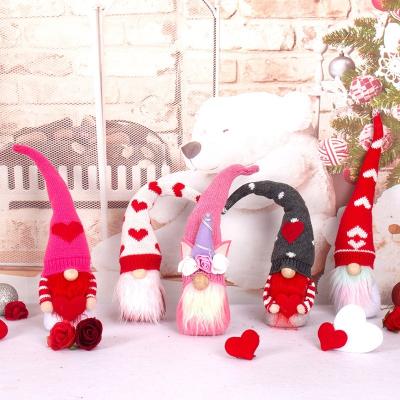 China Wedding Decoration Hot Selling Valentine's Day Rudolph Knitted Hat Valentine's Day Doll Faceless Wedding Decoration for sale