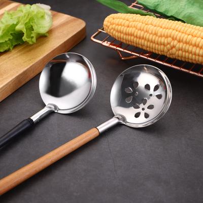 China Sustainable Stainless Steel Soup Spoon Colander Kitchen Cooking Soup Shell Soup Leak Anti-Scalding Kitchen Utensils for sale