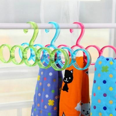 China Eco-friendly Material 5 Rings Plastic Scraf Holder, Plastic Ring Scarf Hanger, Scarf Ring Hanger for sale