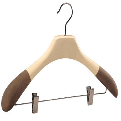 China SHOW Deluxe Wooden Suit Hanger With Assembled Wide Shoulder for sale