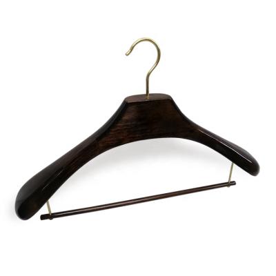 China CLASSIC Luxury Wide Shoulder Heavy Wooden Suit Hangers With Gold Hook for sale