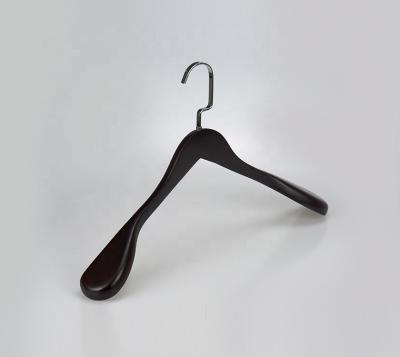 China CLASSIC customized wooden coat hangers for boutique display for sale