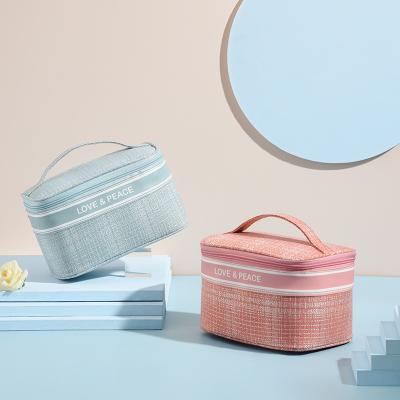 China New Style Eco-friendly Hot Sale Large Capacity Polyester Travel Makeup Bag Portable Folding Organizer Zipper Cosmetic Bags for sale