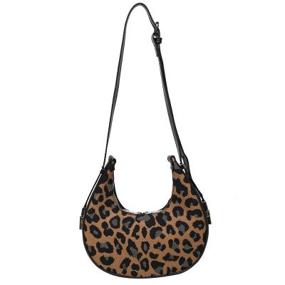 China High Quallity Hot selling French leopard print niche design Autumn spring armpit crescent personality women's messenger bags for sale