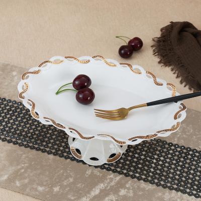 China Sustainable New Design Dinnerware Home Decor Luxury Golden Ceramic Fruit Plate For Wedding for sale