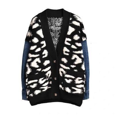 China Leopard jacquard anti-shrink cardigan with contrasting buttoned lattice sleeves knit sweater for sale