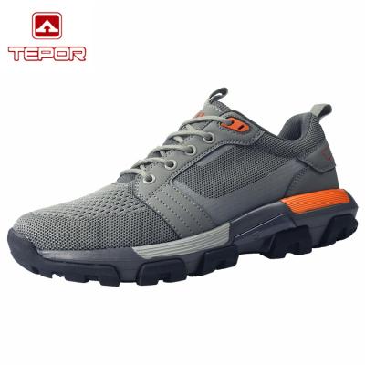 China 2020 Outdoor High Quality Fabric Trekking Shoes , High Fashion Woodland Sports Shoes Men for sale