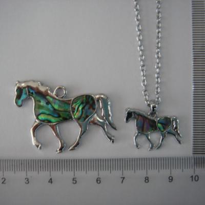 China CLASSIC Animal Head Charm Women Horse Necklace Gold Fantasy Horse Pendant Unicorn Pendant for sale