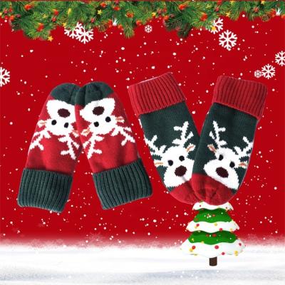 China Warm& Wholesale Suppliers Comfortable Jacquard Designers Knit Christmas Winter Green Gloves for sale