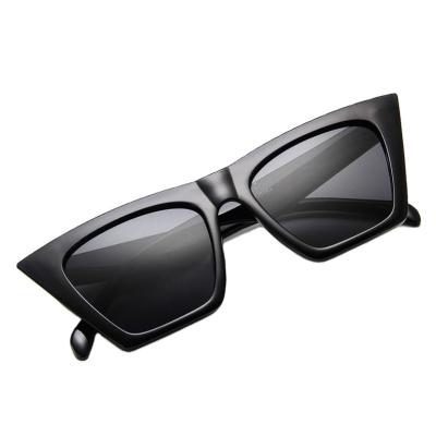 China Sports Sunglasses Fashion Newest Glasses Frame Sun Glass Square Big Cat Eye Retro Sexy Sunglasses for sale