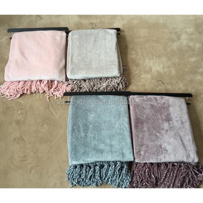 China Ribbed Macrame Tapestry Blanket Wearable Flannel Bars Chenille Tassel Fringe Throw for sale