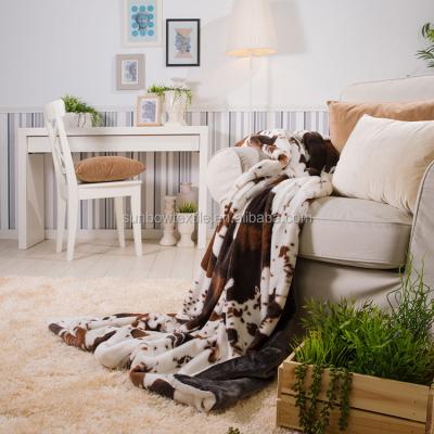 China Anti-pilling Luxury Faux Fur Cow Blanket Throw For Home Decoration Ready To Ship for sale