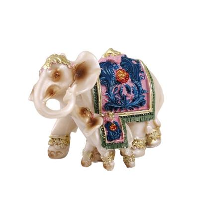 China High Quality Thai Style Living Room Decorations Charm Elephant Resin Craft Animal Gifts for sale