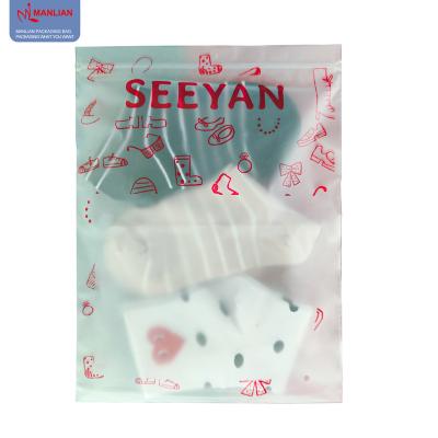 China Recyclable Frosted Bone Strip Sealed Garment Packaging Handle Seal Bags for Christmas Stockings and Christmas Gift Wrapping for sale