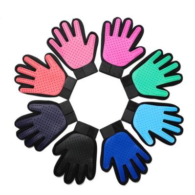 China Size 17 * 23cm Pet Glove Brush , True Touch Pet Glove Massage Eco - Friendly for sale