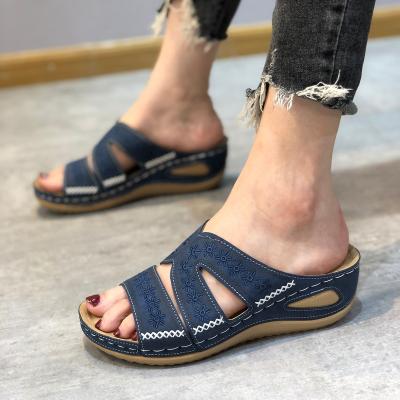 China Trend Embroidered Slipper Women Casual Slipper Wedge Heel Peep Toe Sandals Lady Round Platform Female Mules For Summer for sale