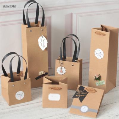 China Custom Wholesale Fancy Recyclable Gold Foil Small Brown Kraft Paper Bags Supplier in China for sale