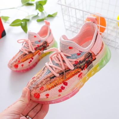 China Yeezy Round Lightweight Children's Sports Shoes New Breathable Kids Sneakers Round Theft Woven Shoes for sale