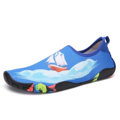 China Fashion trend beach swimming shoes, outdoor water play shoes, fashion dry shoes quickly for sale