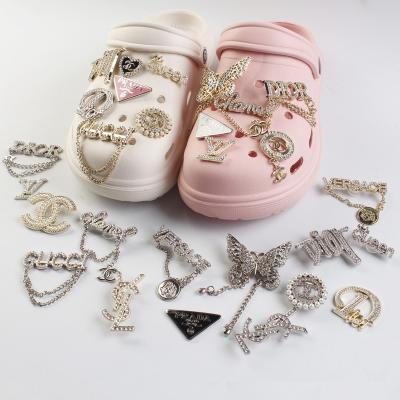 China Amazon Eco-Friendly Wholesale Metal Croc Shoe Charm Lady Decoration Rhinestone Shoe Charm Fashion Designer Diamond LuxuryFor Kids Gifts for sale