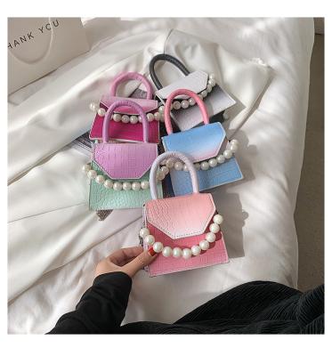 China Fashionable Messenger Bags Wholesale Small Purses Crocodile Color Gradient Mini Bags Pearl Chain Bag Girls Cheap Top Handle Handbags For Women for sale