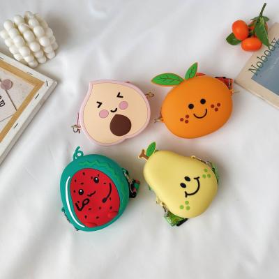 China Novelty Clip 2021 Cute Summer JOYIE Kids Clip Jelly Bag Orange Peach Shaped Small Novelty Purses Summer Fashion Design Mini Bags For Girls for sale