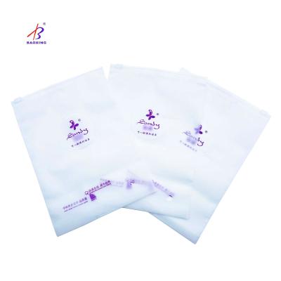 China Wholesale Price Recyclable Eco Friendly Plastic Tote Bags For Clothes Bags With Logo for sale