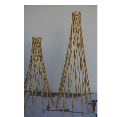 China Low Cost Manufacturer Woven Willow Flower Shelf For Outdoor Easily Assembled Professional Garden for sale