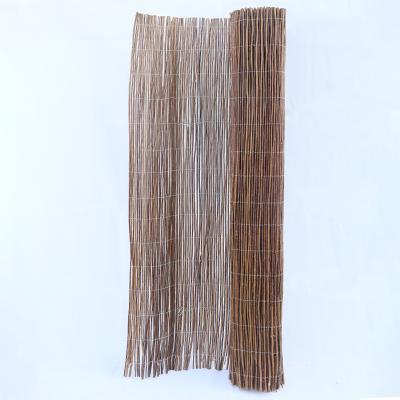 China Easily Assembled Willow Privacy Design Willow Fence Leaf Trellis Curtain Professional Decor Wicker Fence for sale